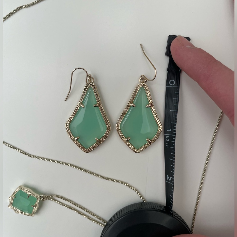 Kendra Scott custom green earring & necklace set